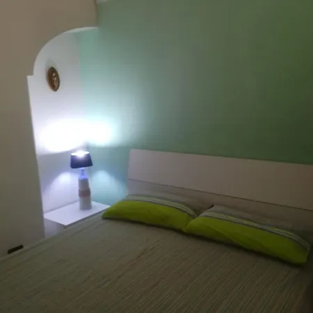 Apartamento 2 With Bathroom, Kitchen And Walk-in Closet With Independent Entrance *