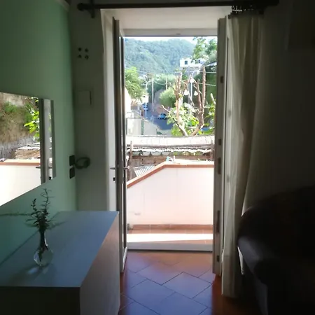 Apartamento 2 With Bathroom, Kitchen And Walk-in Closet With Independent Entrance *