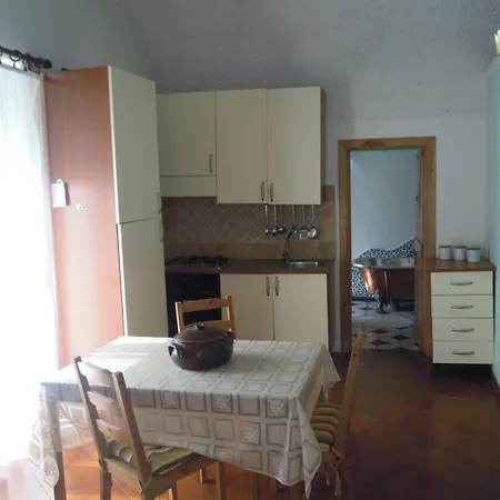 Apartamento 2 With Bathroom, Kitchen And Walk-in Closet With Independent Entrance Isquia