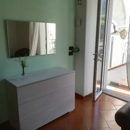 Apartamento 2 With Bathroom, Kitchen And Walk-in Closet With Independent Entrance *